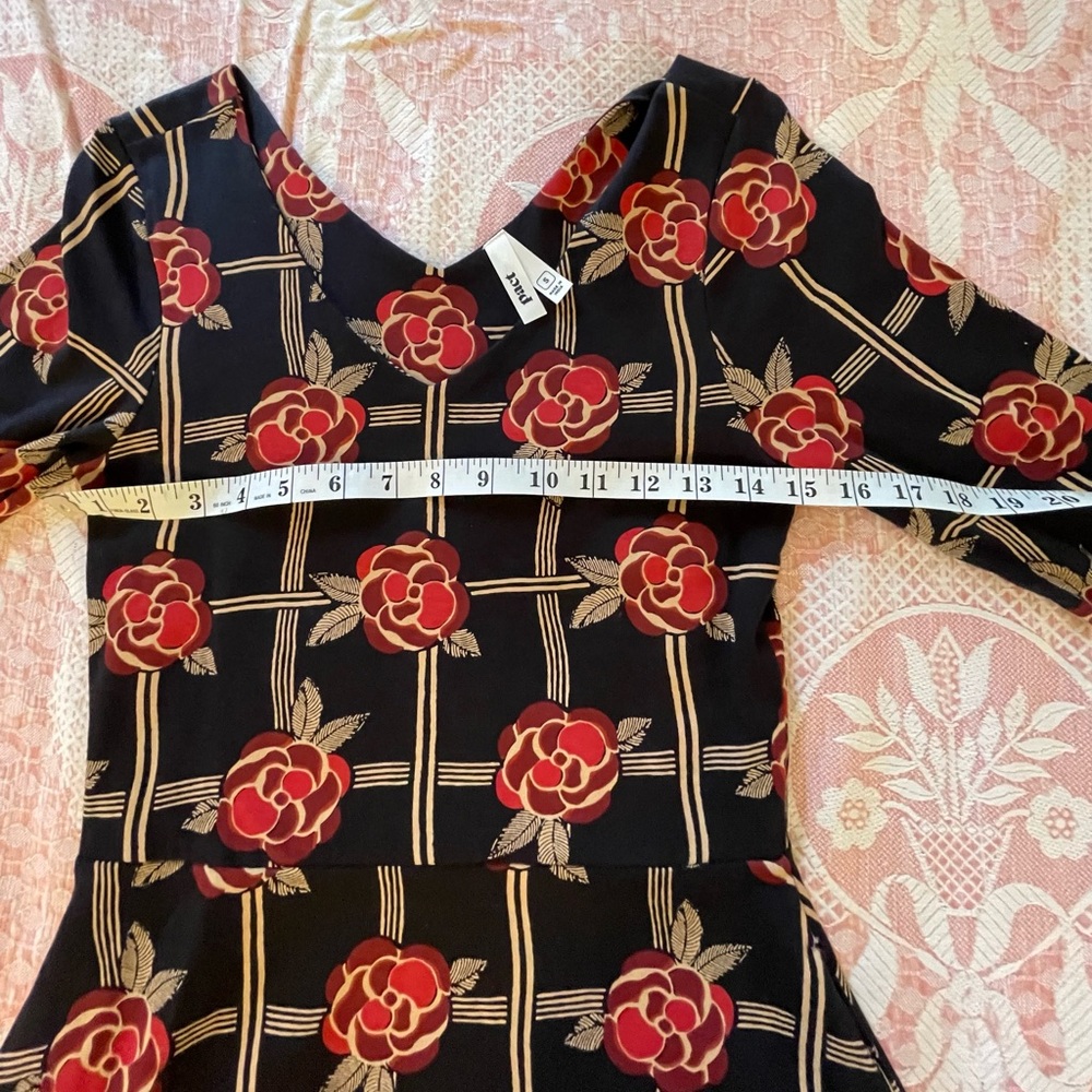 Pact Fit And Flare Party Party Dress Floral Patterned Fabric in Black and Red - Picture 7 of 10